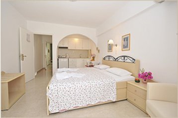 Grecia Privát Naoussa, Exteriorul